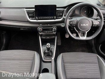 Used Kia Stonic 2023 for sale - 77376405: Photo