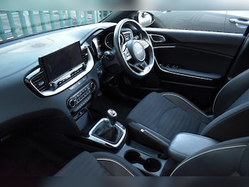 Used Kia Ceed 2023 for sale - 76108429: Photo 2