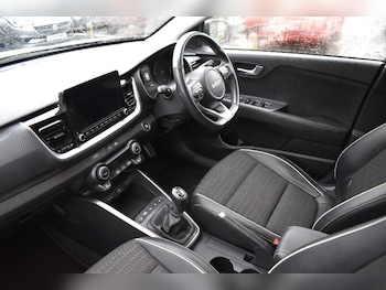 Used Kia Stonic 2022 for sale - 76645857: Photo