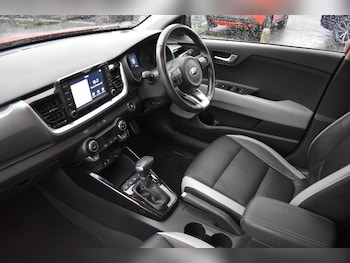 Used Kia Stonic 2019 for sale - 76786901: Photo