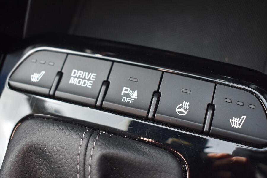 Used Kia Stonic 2023 for sale - 76388708: Photo 32