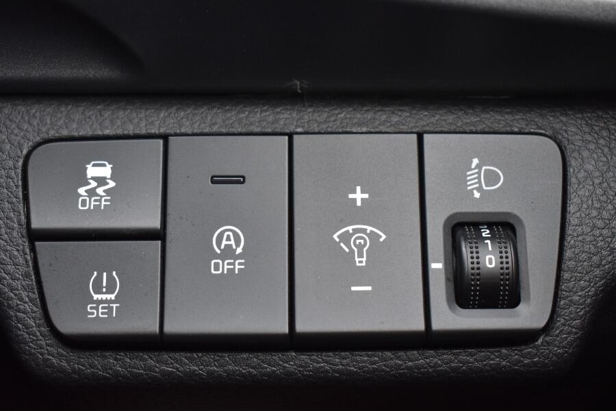 Used Kia Stonic 2023 for sale - 76388708: Photo 36