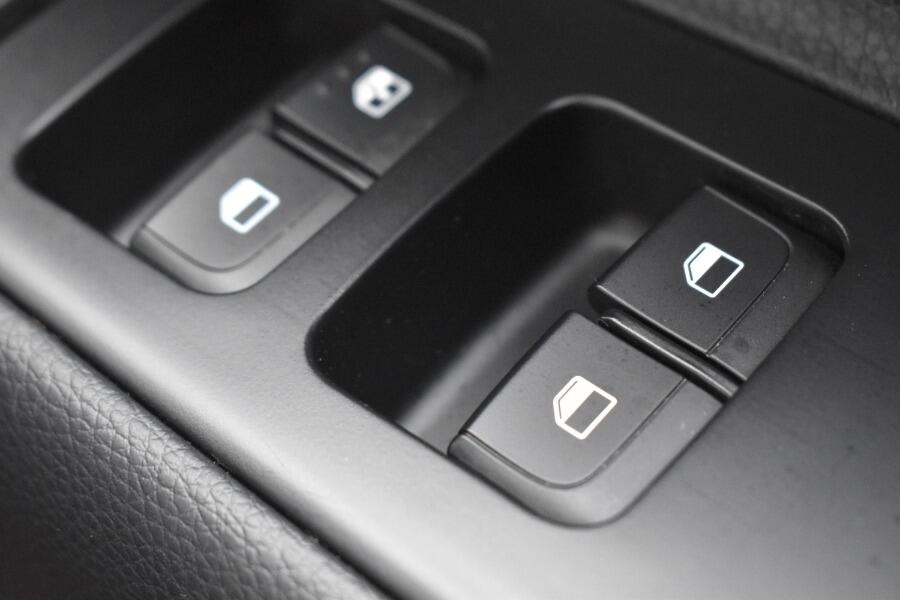 Used Kia Stonic 2023 for sale - 76388708: Photo 38