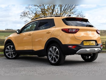 Used Kia Stonic 2023 for sale - 76388708: Photo