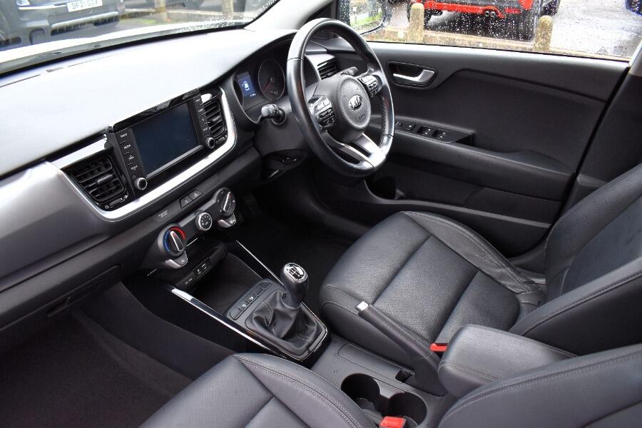 Used Kia Stonic 2019 for sale - 76865344: Photo 2