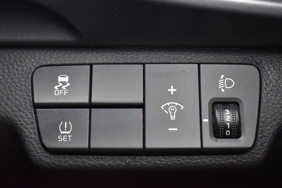 Used Kia Stonic 2019 for sale - 76865344: Photo 35