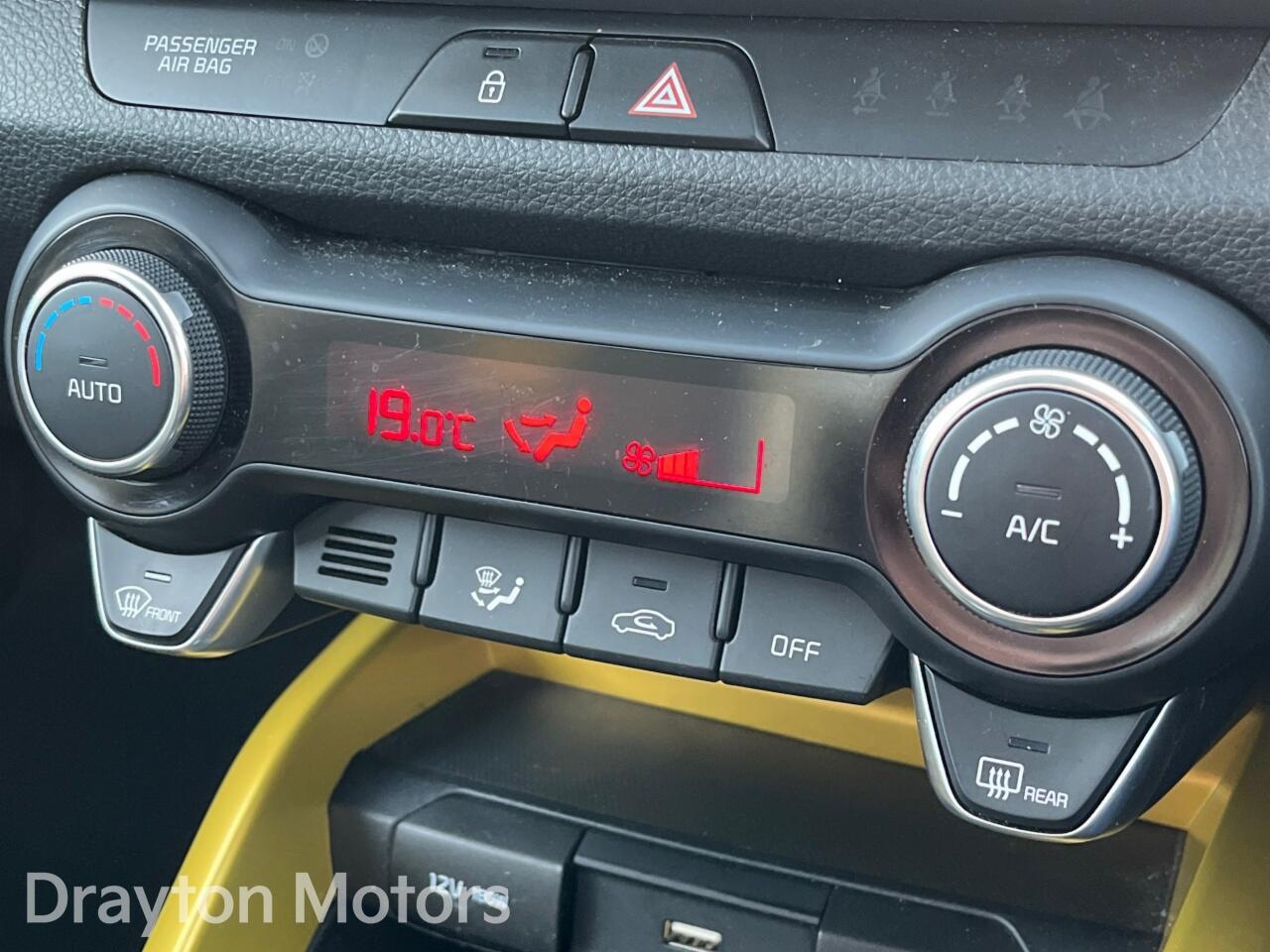 Used Kia Stonic 2023 for sale - 77647136: Photo 25