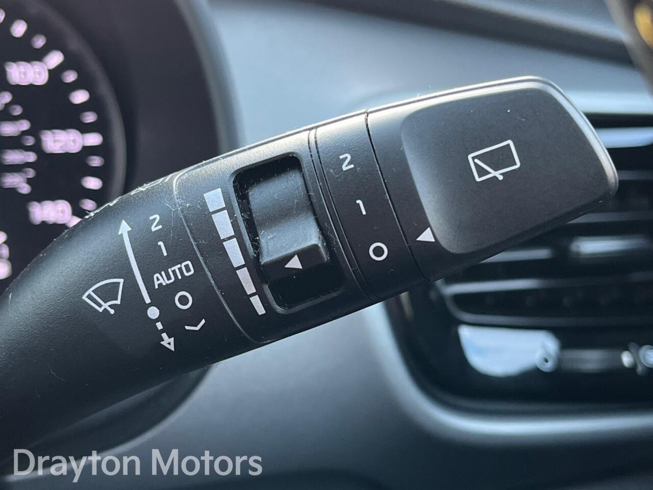 Used Kia Stonic 2023 for sale - 77647136: Photo 32