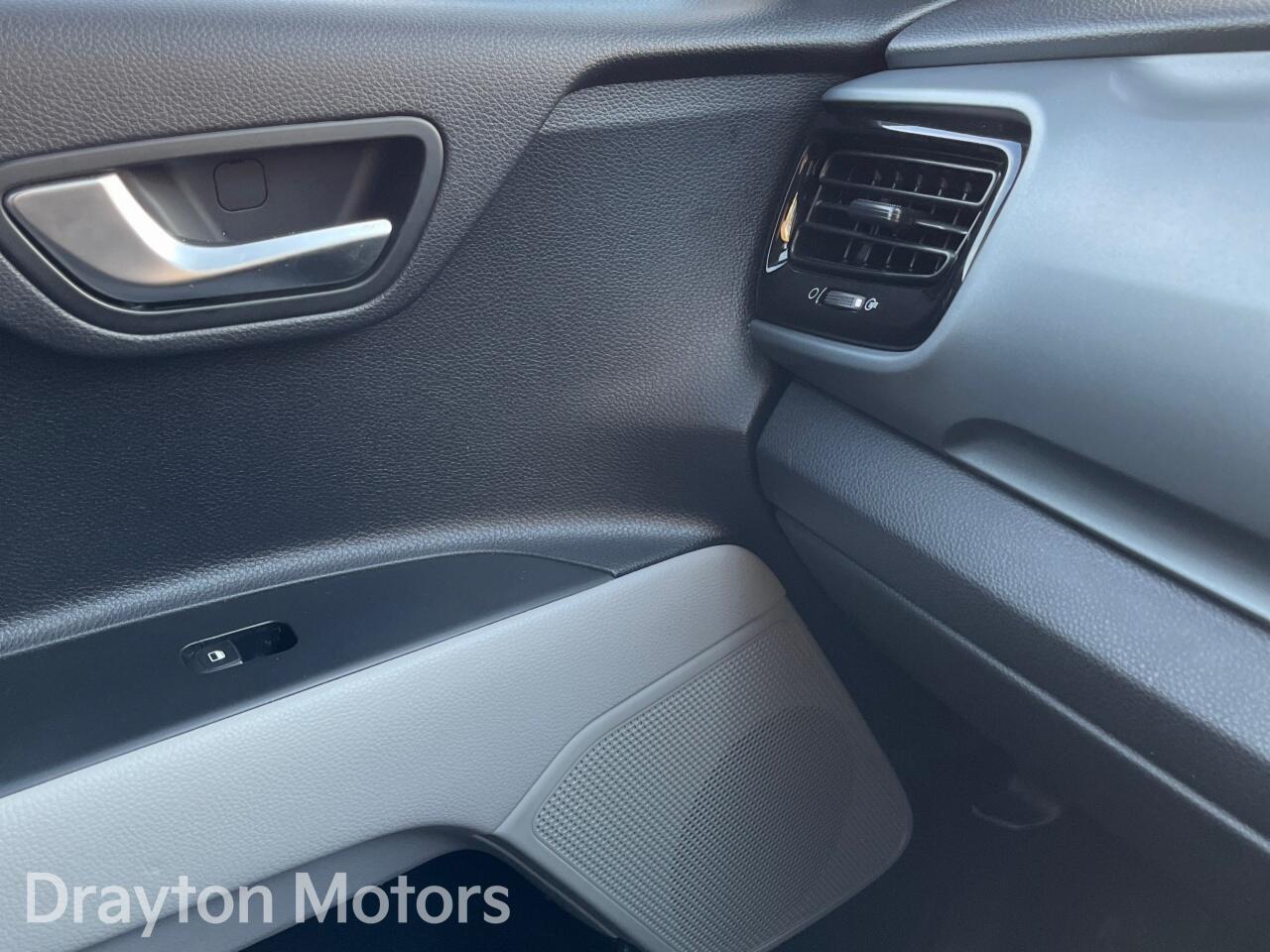 Used Kia Stonic 2023 for sale - 77647136: Photo 37