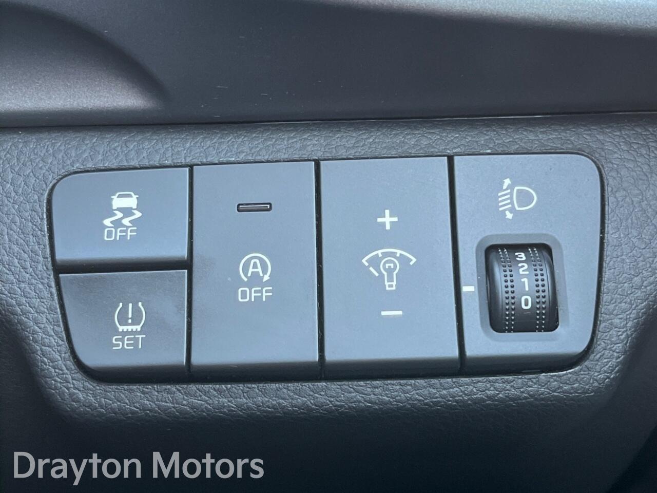 Used Kia Stonic 2023 for sale - 77647136: Photo 38