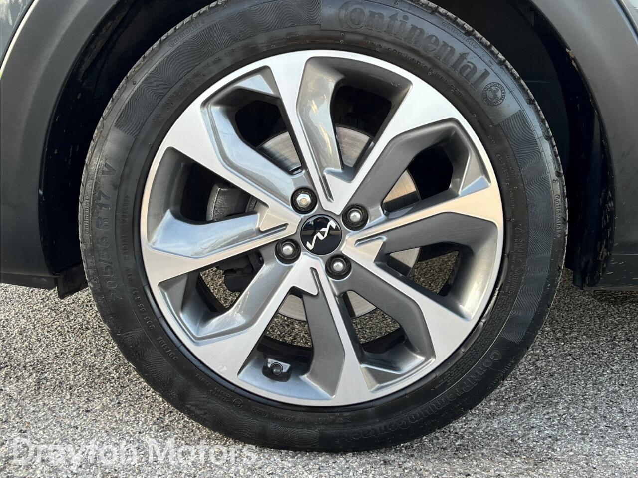 Used Kia Stonic 2023 for sale - 77647136: Photo 42