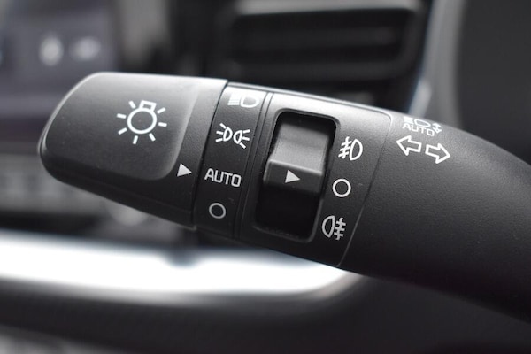 Used Kia Stonic 2024 for sale - 76179848: Photo 12