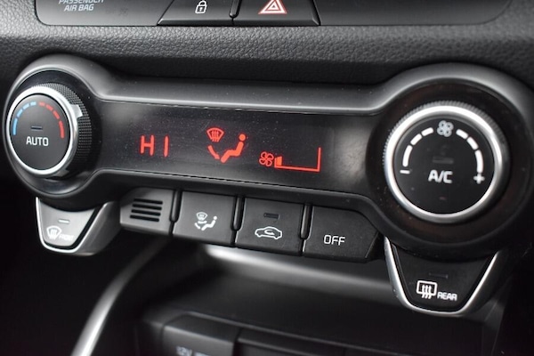 Used Kia Stonic 2024 for sale - 76179848: Photo 26