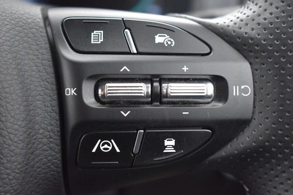 Used Kia Stonic 2024 for sale - 76179848: Photo 32