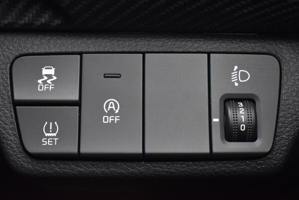 Used Kia Stonic 2024 for sale - 76179848: Photo 33