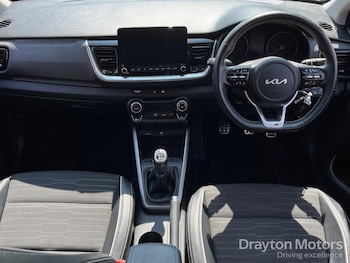 Used Kia Stonic 2022 for sale - 79202245: Photo