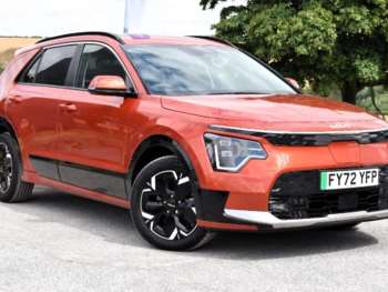 2022 (72) - 150kW 3 65kWh 5dr Auto