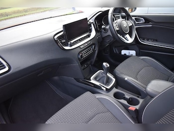 Used Kia Ceed 2021 for sale - 76360588: Photo