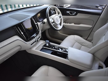 Used Volvo XC60 2022 for sale - 75363577: Photo