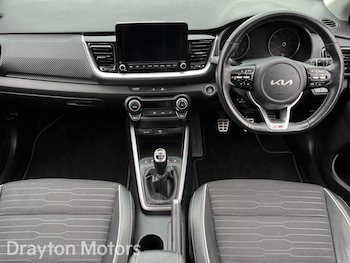 Used Kia Stonic 2023 for sale - 77626057: Photo