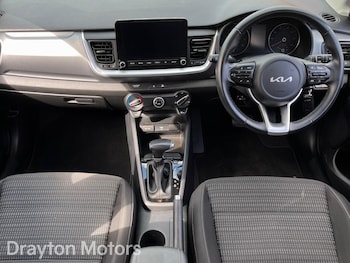 Used Kia Stonic 2023 for sale - 78319355: Photo
