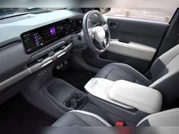 Used Kia EV3 2025 for sale - 76270628: Photo 2