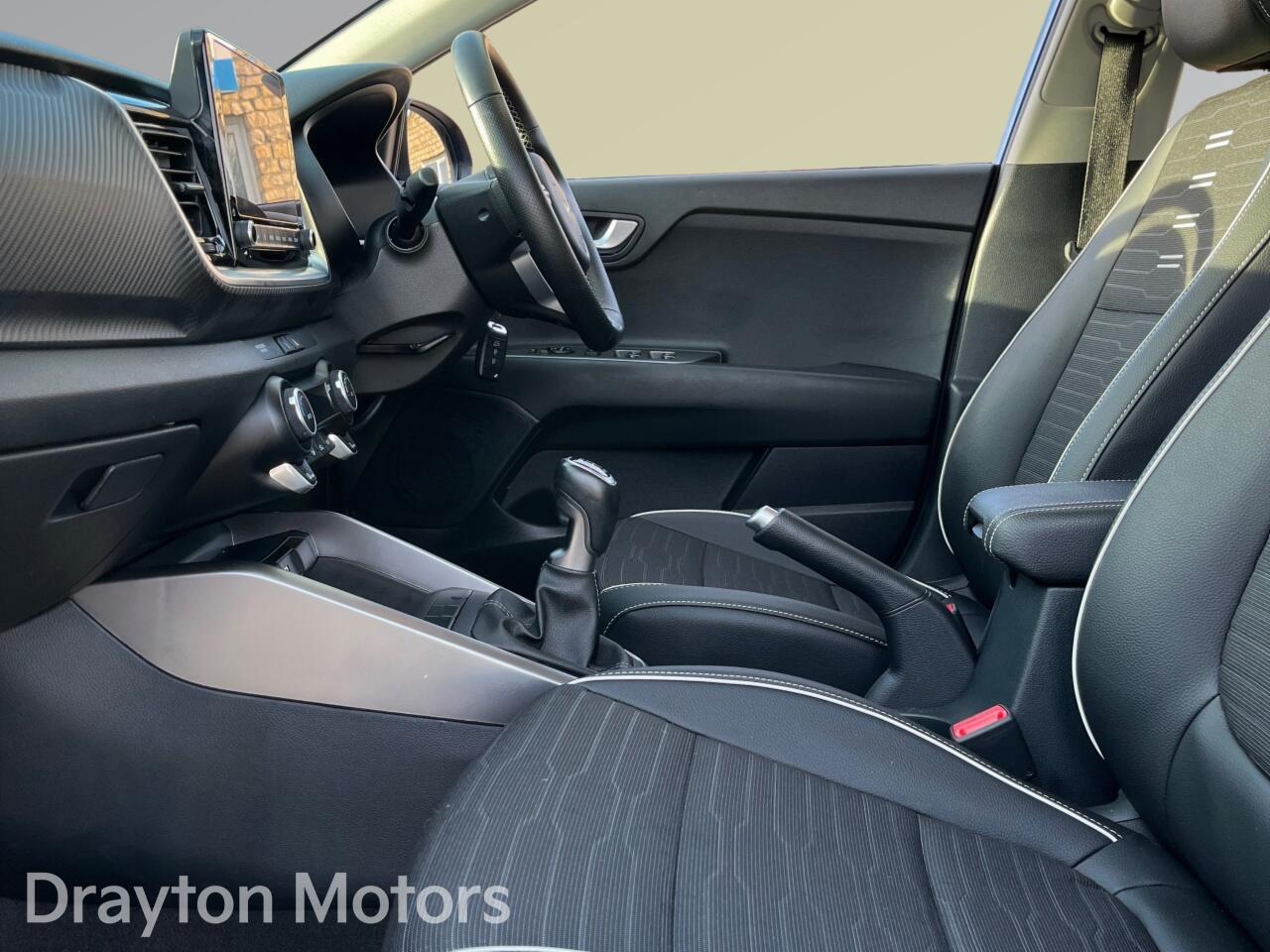 Used Kia Stonic 2024 for sale - 77637823: Photo 12