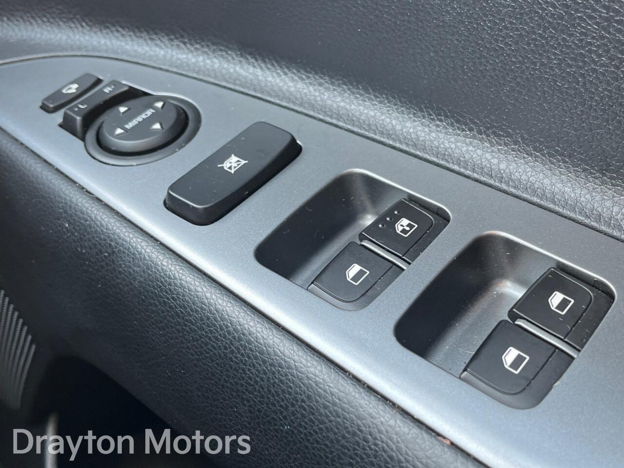 Used Kia Stonic 2024 for sale - 77637823: Photo 29