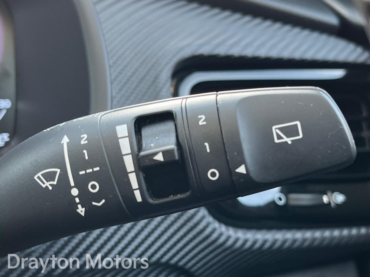 Used Kia Stonic 2024 for sale - 77637823: Photo 31