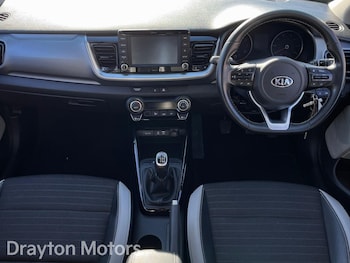 Used Kia Stonic 2019 for sale - 77882347: Photo