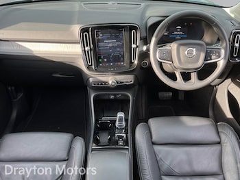 Used Volvo XC40 2023 for sale - 77683509: Photo