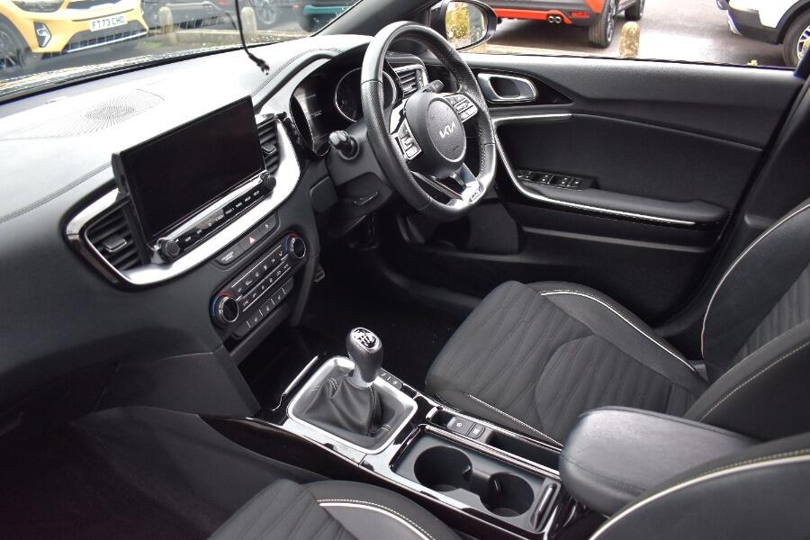 Used Kia XCeed 2023 for sale - 76388661: Photo 2