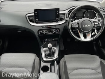 Used Kia XCeed 2023 for sale - 77753402: Photo