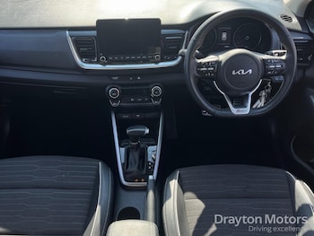 Used Kia Stonic 2023 for sale - 79452450: Photo