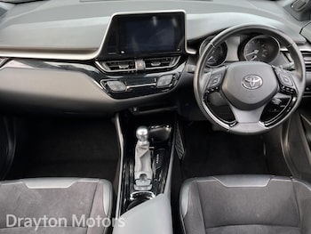 Used Toyota C-HR 2019 for sale - 78981904: Photo