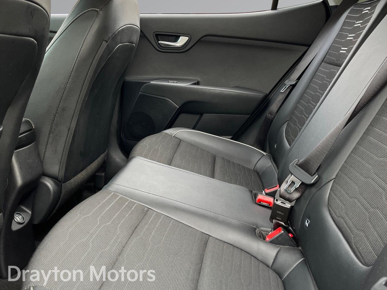 Used Kia Stonic 2023 for sale - 78157394: Photo 13