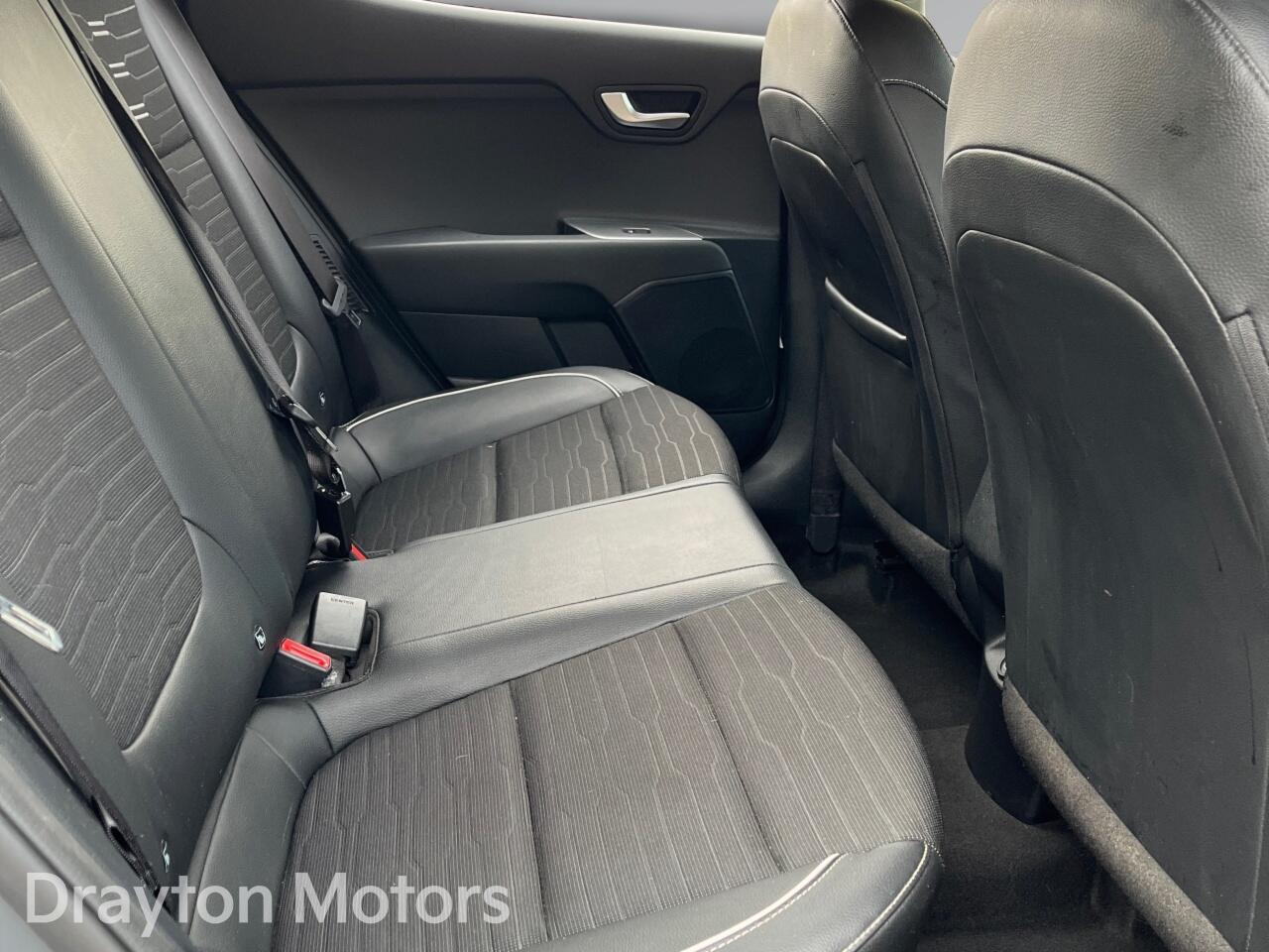 Used Kia Stonic 2023 for sale - 78157394: Photo 16