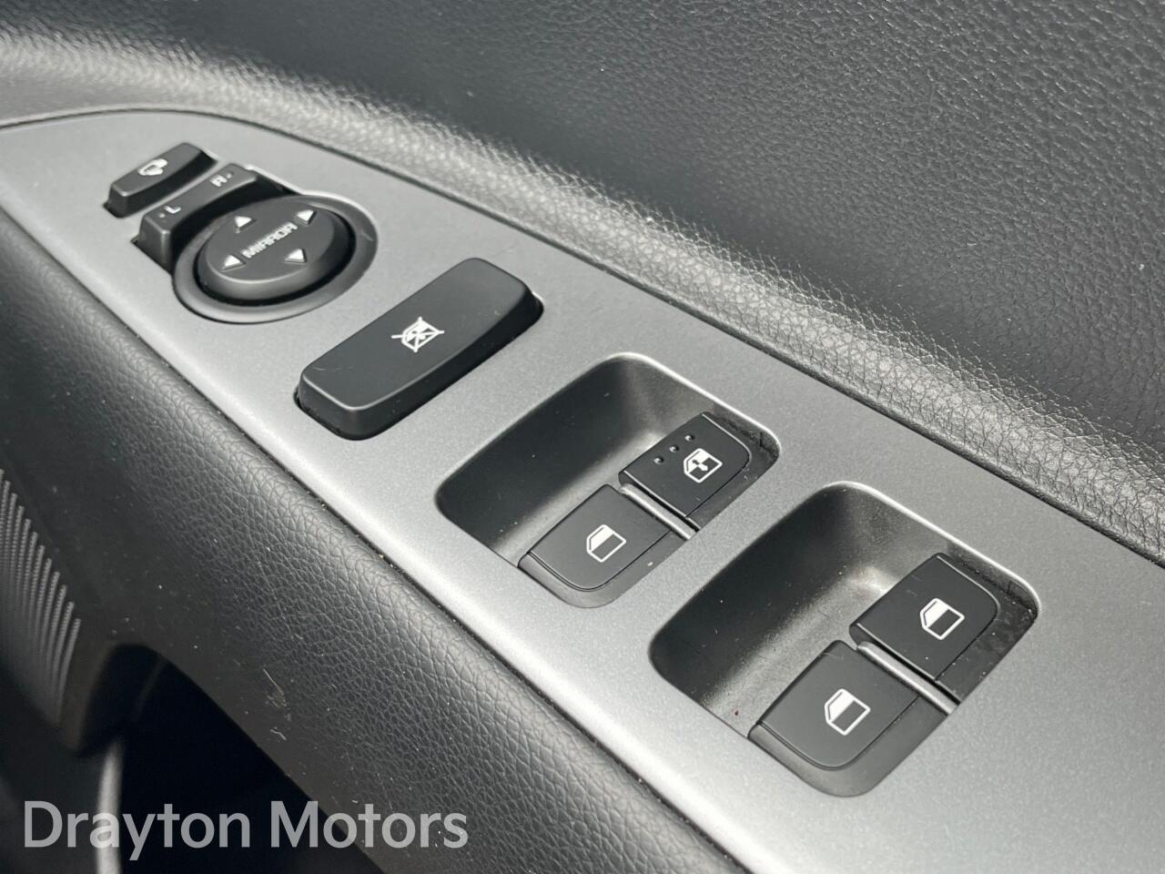 Used Kia Stonic 2023 for sale - 78157394: Photo 28