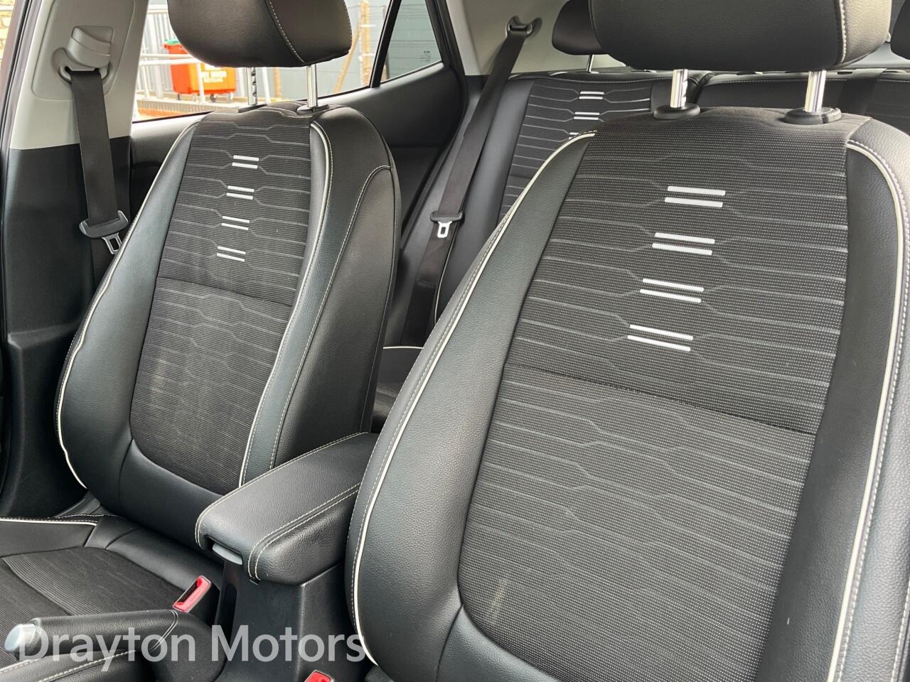 Used Kia Stonic 2023 for sale - 78157394: Photo 31