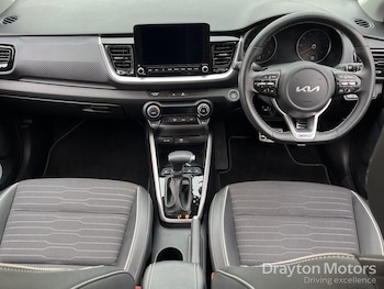 Used Kia Stonic 2023 for sale - 79168853: Photo