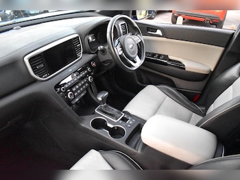 Used Kia Sportage 2021 for sale - 76573009: Photo