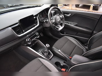 Used Kia Stonic 2022 for sale - 75810284: Photo