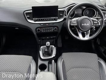 Used Kia Ceed 2023 for sale - 77670542: Photo