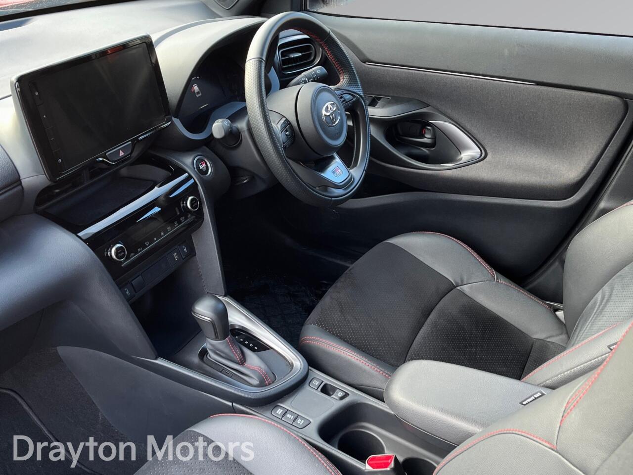 Used Toyota Yaris Cross 2024 for sale - 77573960: Photo 15