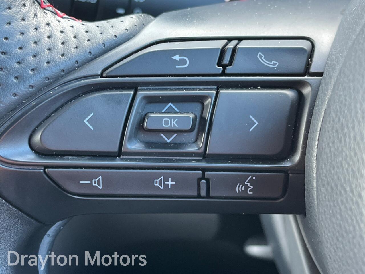 Used Toyota Yaris Cross 2024 for sale - 77573960: Photo 17