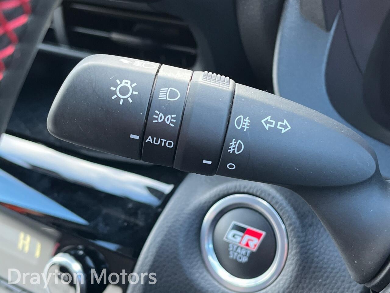 Used Toyota Yaris Cross 2024 for sale - 77573960: Photo 28