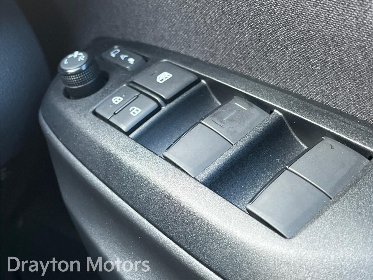 Used Toyota Yaris Cross 2024 for sale - 77573960: Photo 29