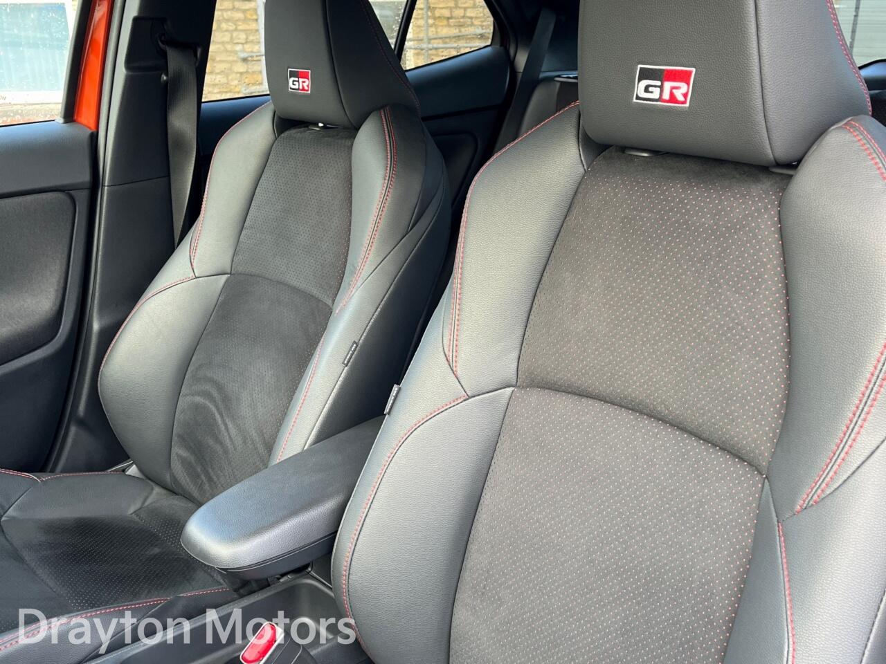 Used Toyota Yaris Cross 2024 for sale - 77573960: Photo 32