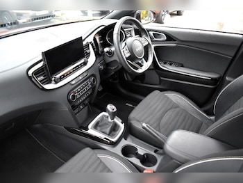 Used Kia Ceed 2022 for sale - 76227367: Photo 2