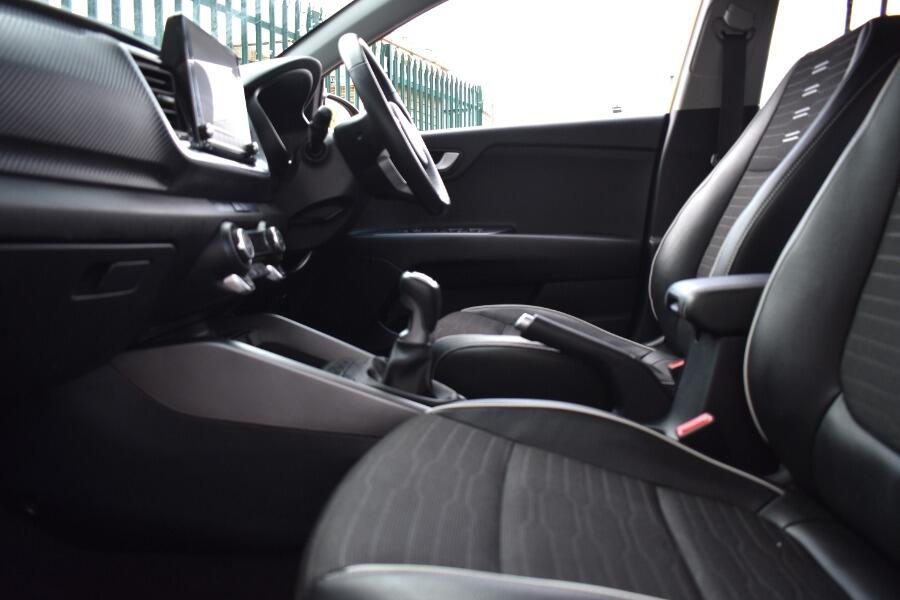 Used Kia Stonic 2024 for sale - 75781341: Photo 21